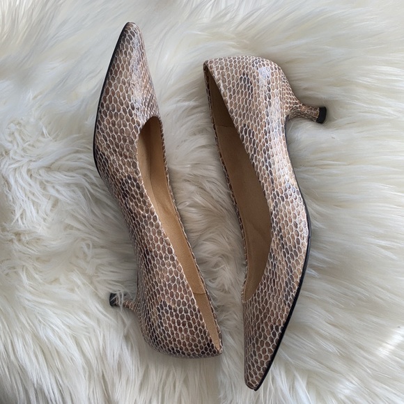 Stuart Weitzman sz 9 - Picture 5 of 17